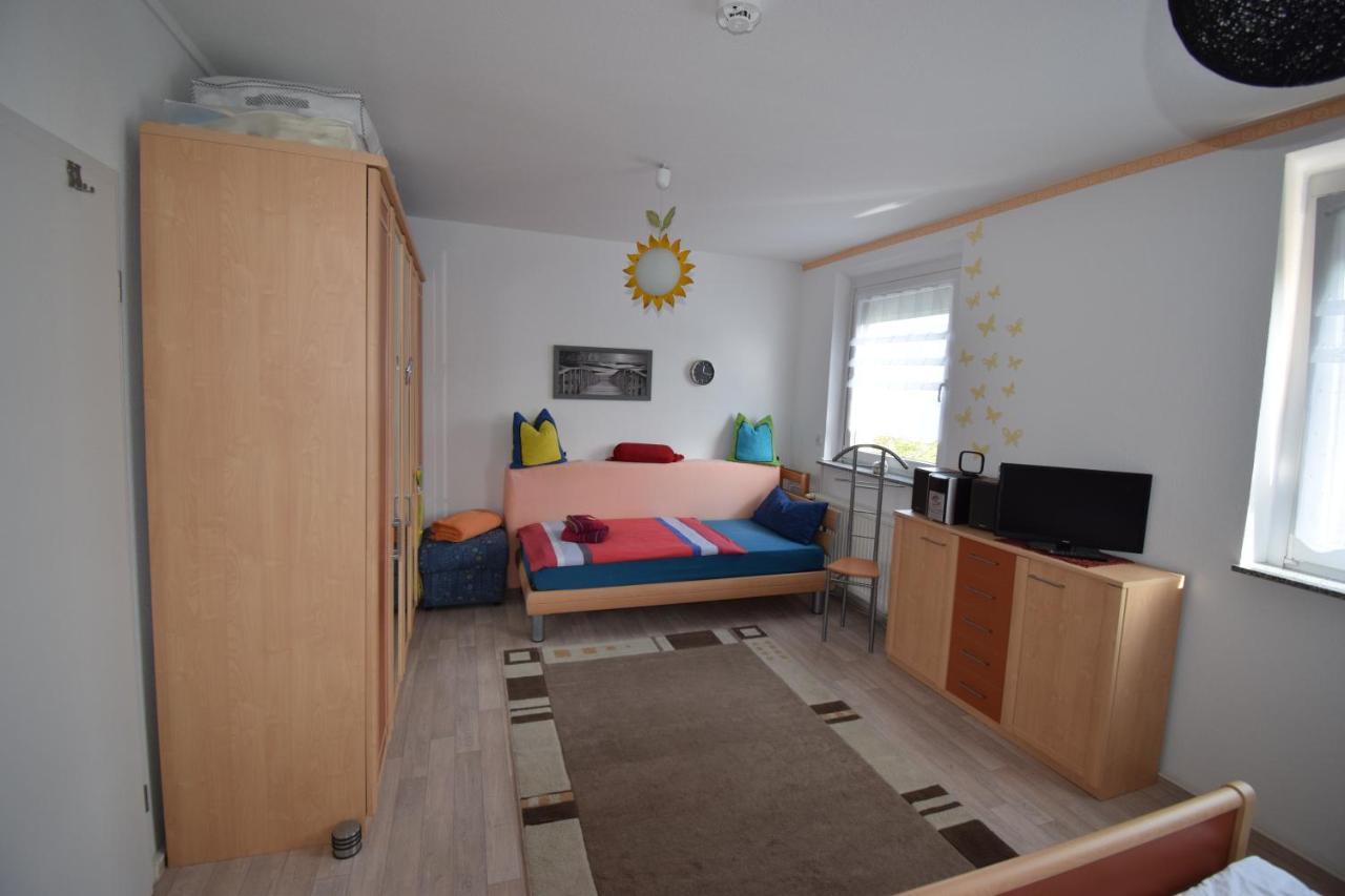 2-Zimmer-Ferienwohnung "Garten Der Welt" Berlin Bagian luar foto
