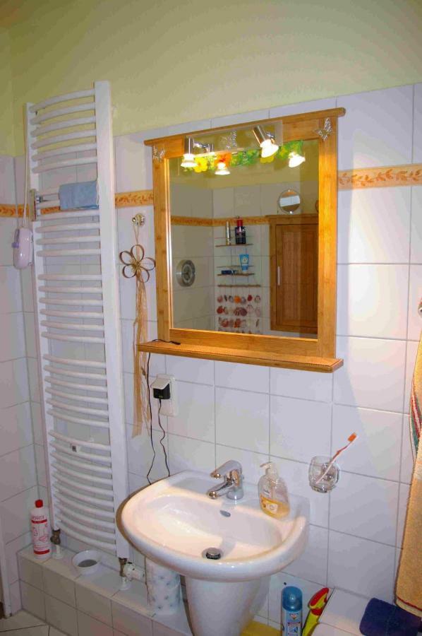 2-Zimmer-Ferienwohnung "Garten Der Welt" Berlin Bagian luar foto
