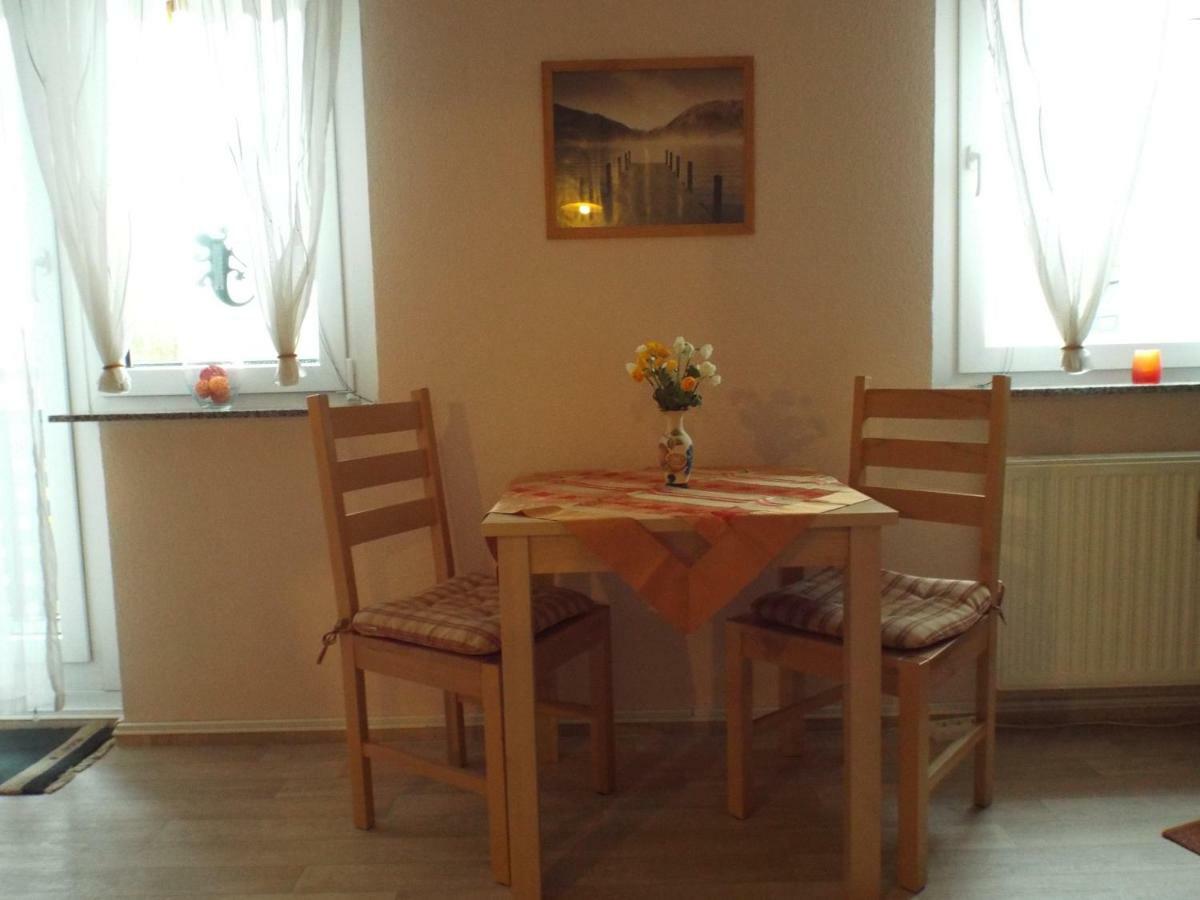 2-Zimmer-Ferienwohnung "Garten Der Welt" Berlin Bagian luar foto