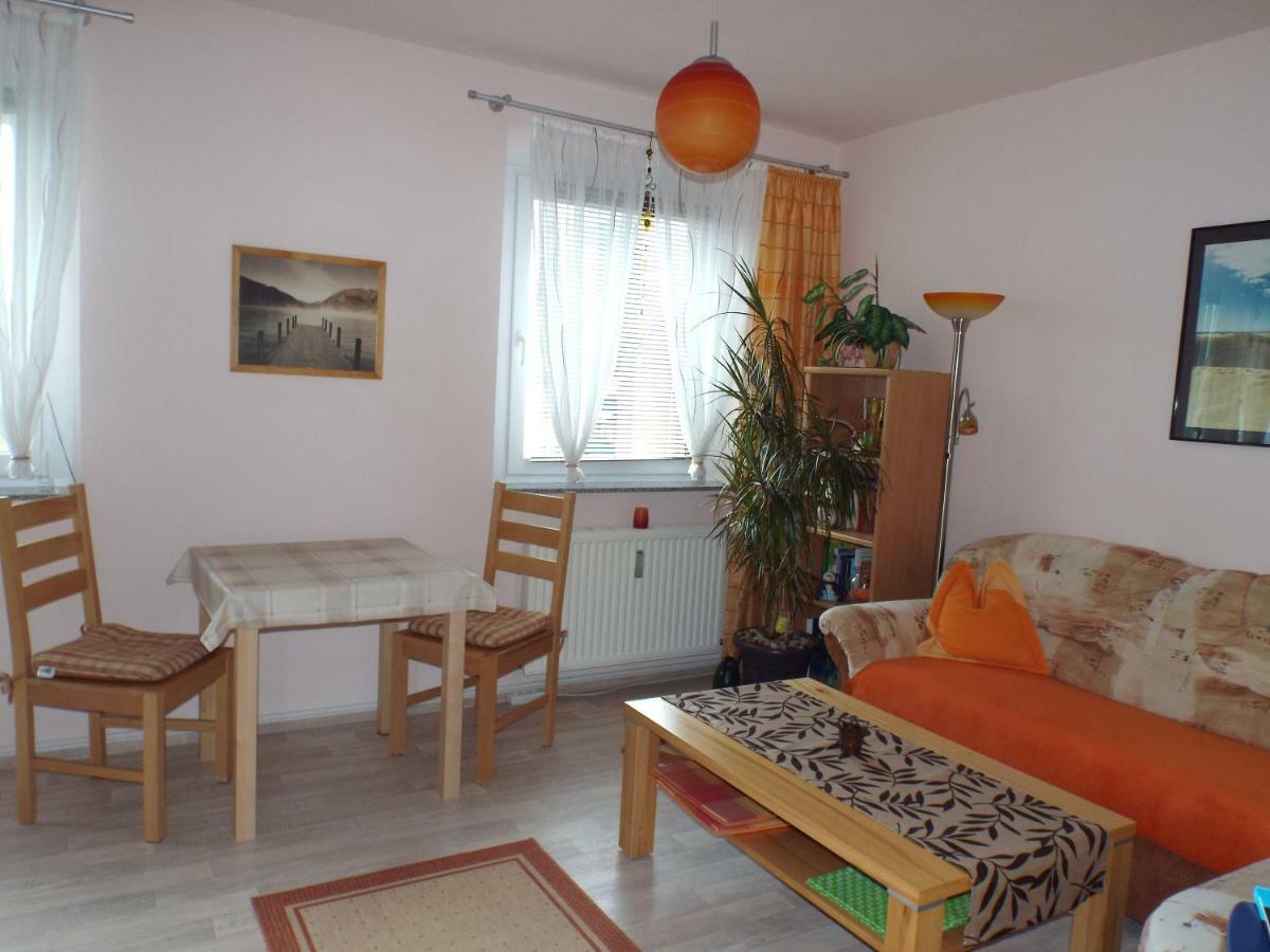 2-Zimmer-Ferienwohnung "Garten Der Welt" Berlin Bagian luar foto
