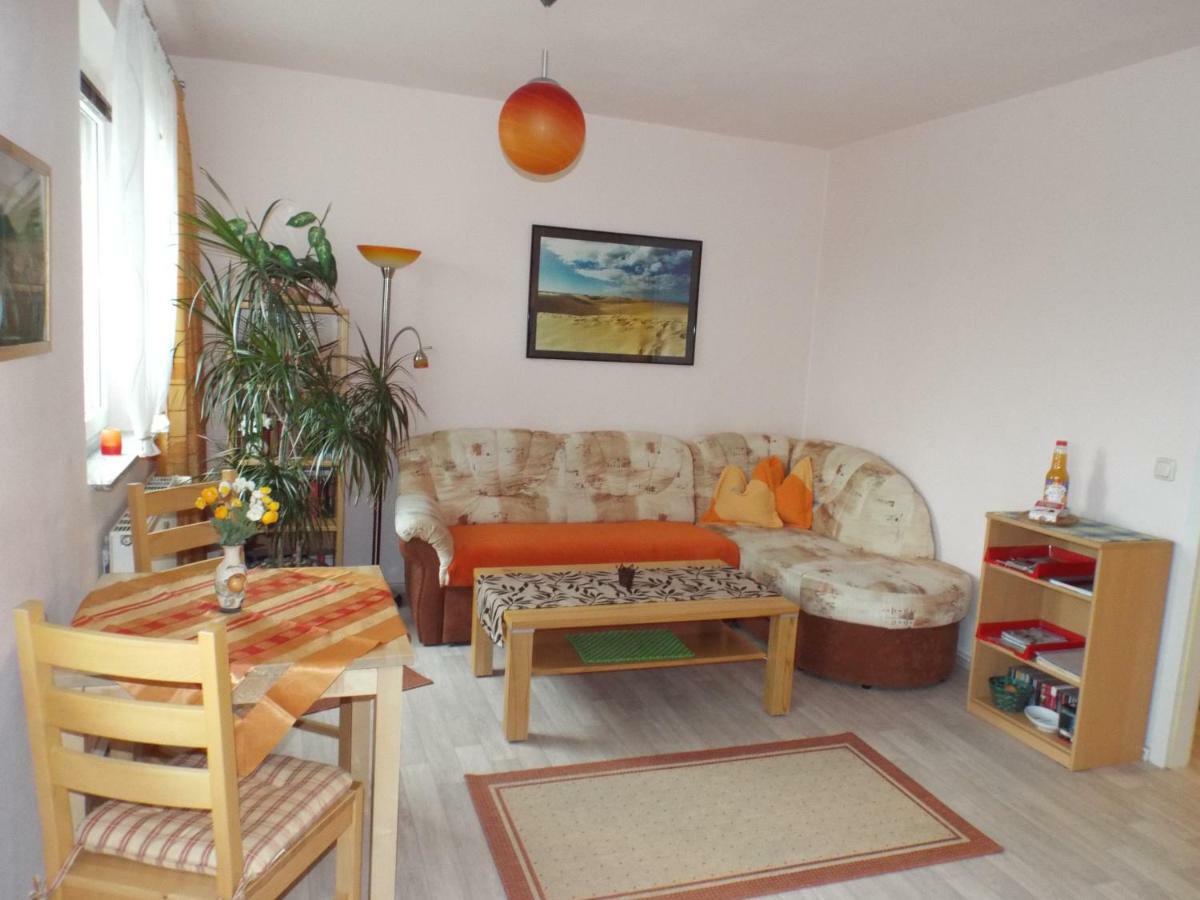 2-Zimmer-Ferienwohnung "Garten Der Welt" Berlin Bagian luar foto
